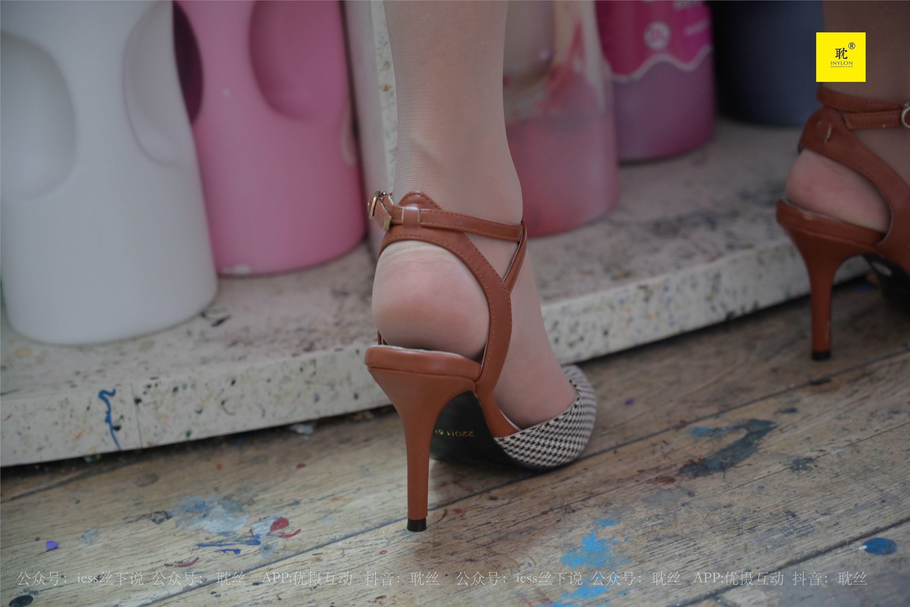 IESS异思趣向 027 耽丝 第N种幻想之《两位插班生的画室风波》① 婉萍